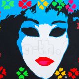 Un écureuil aux yeux bleus